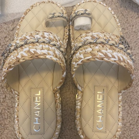Chanel Braided Sandals with CC Logo Pendant - Picture 4 of 6